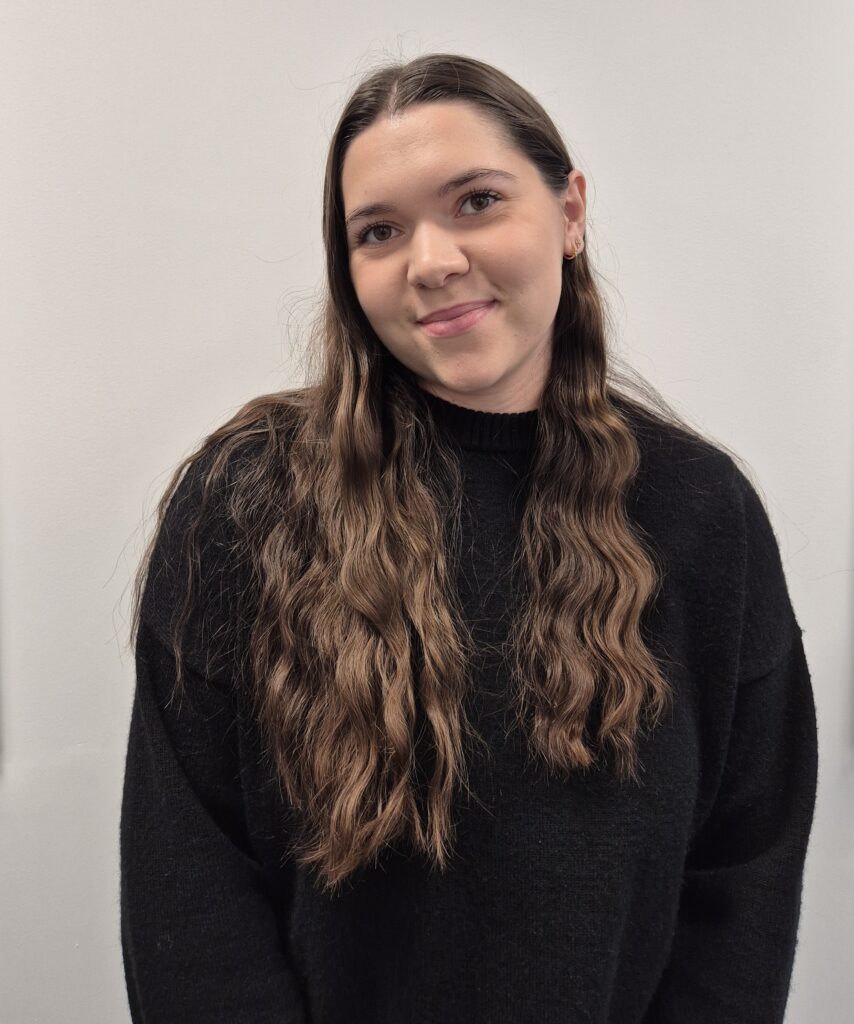 Léa, alternante en éco-construction chez Sphère : missions techniques, réalisation de devis et conception de plans d'aménagement.