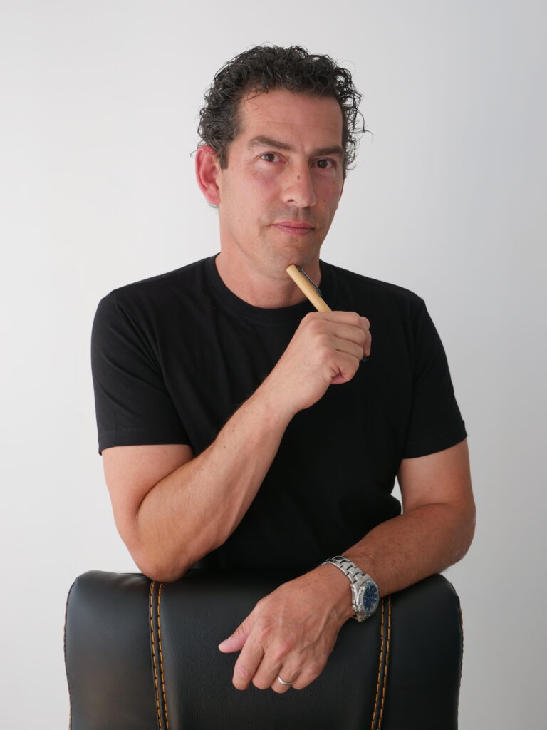 Stéphane Darcheville, dessinateur projeteur chez Sphère : conception de plans de bâtiment et dossiers de mairie pour vos travaux. AMO