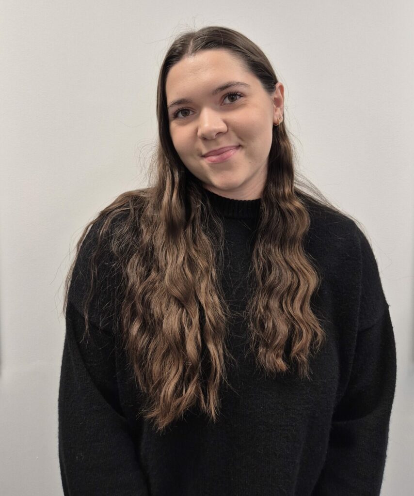 Léa, alternante en éco-construction chez Sphère : missions techniques, réalisation de devis et conception de plans d'aménagement.