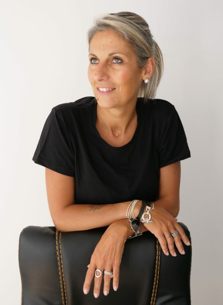 Magalie Magistris, contractant général chez Sphère, spécialiste en rénovation globale et extension de maison à Quimper et Loctudy.
